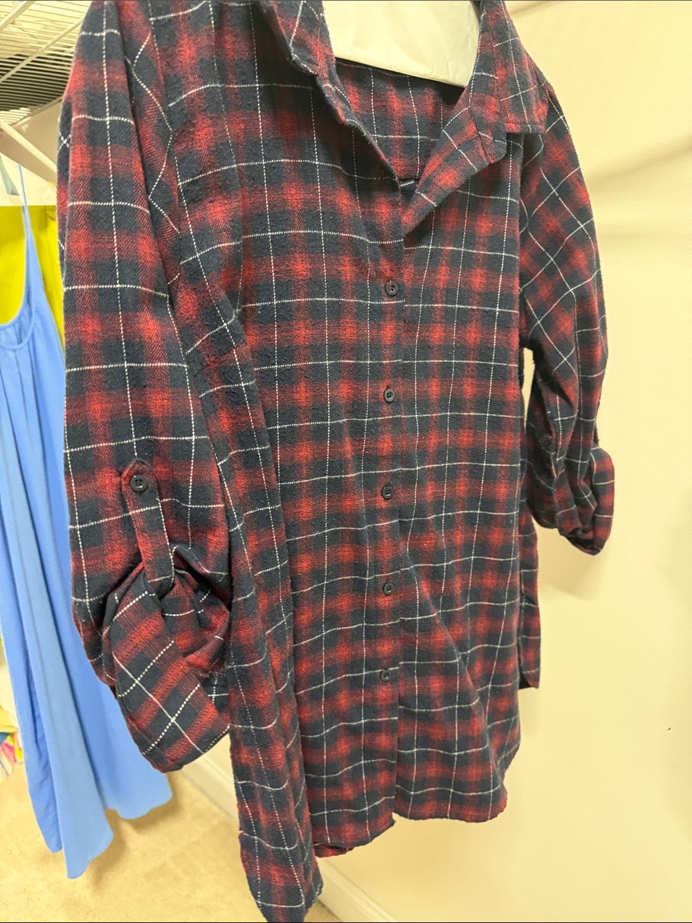 ANDREE BY UNIT Red and Black Plaid Button-Down Shirt
